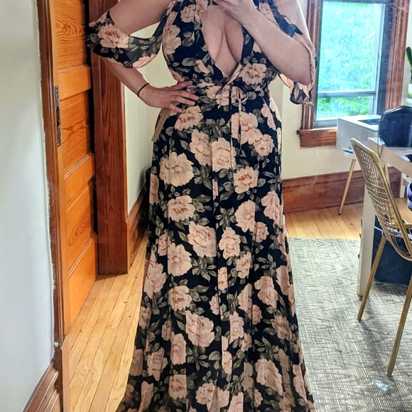 Reformation Cordelia dress in Roma (black rose print) Size 8 NWT - Picture 4 of 4